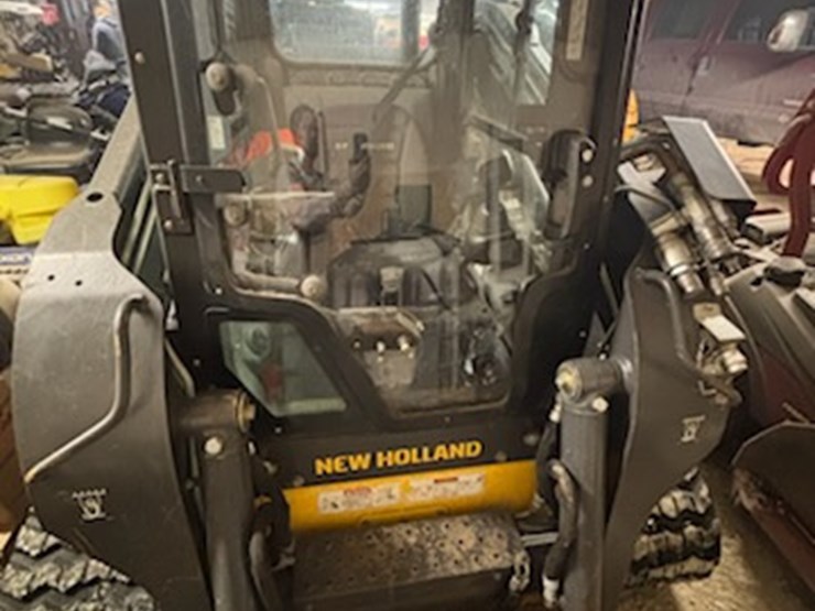 new-holland-c238-image-3