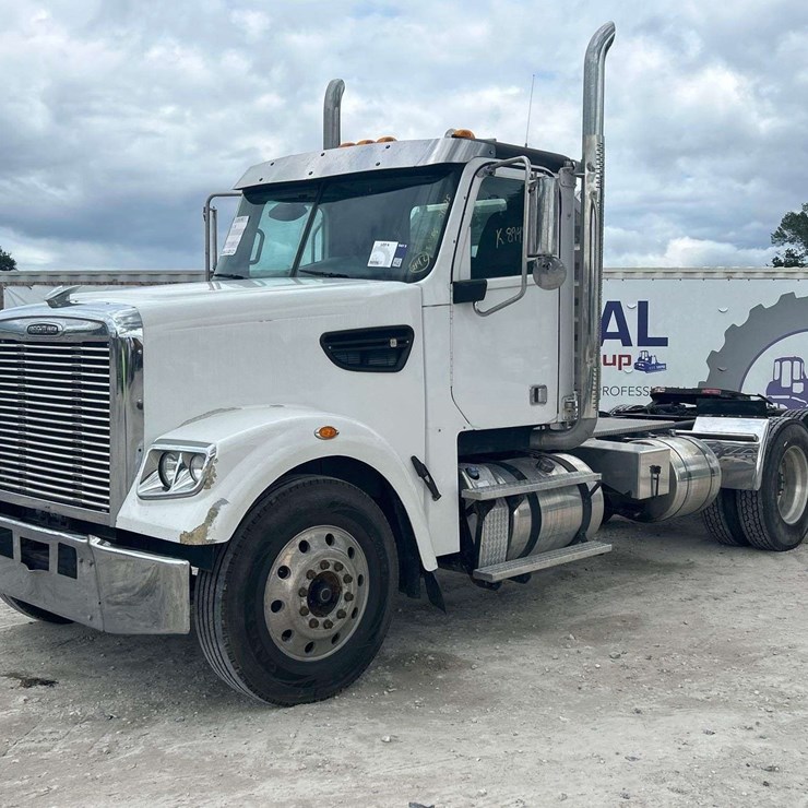 2015 FREIGHTLINER 122SD