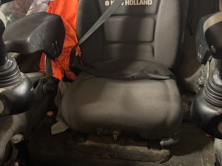 new-holland-c238-image-10