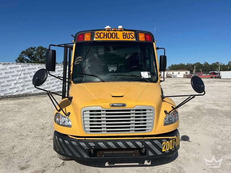 2008-freightliner-b2-image-33