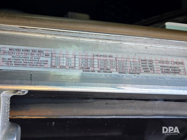 2019-kenworth-w900-image-14