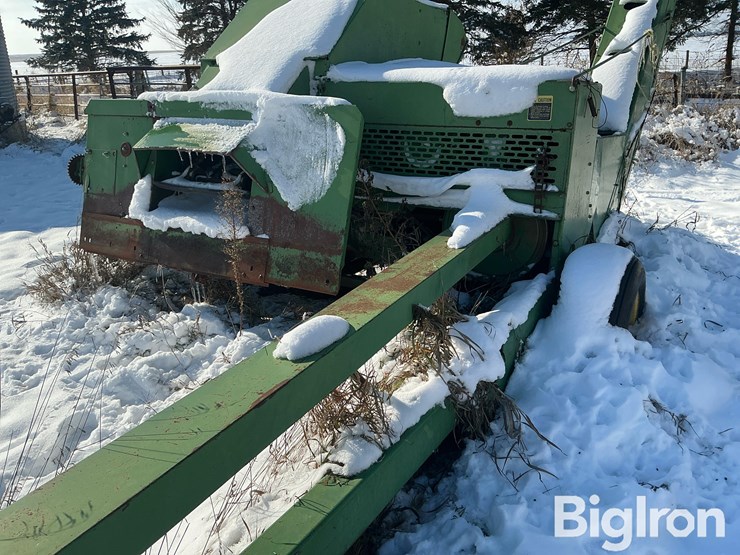 john-deere-300-image-12