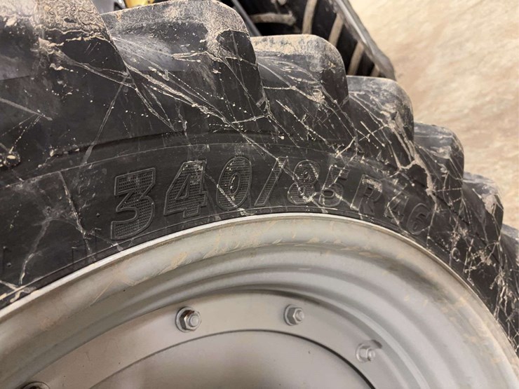 agco-fendt-1042-tractor-image-10