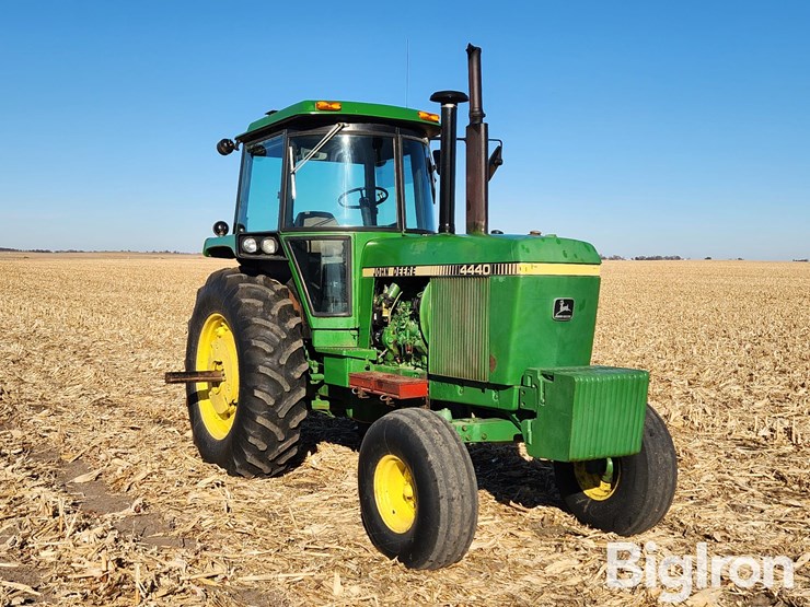 john-deere-4440-image-3