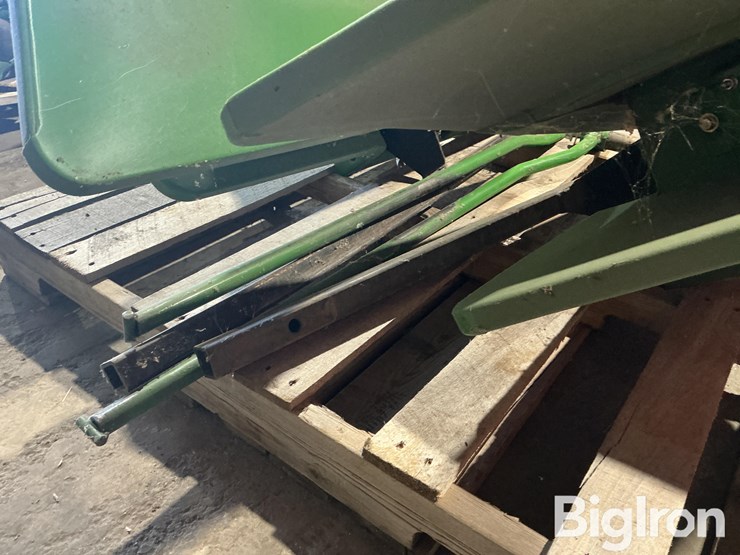 john-deere-s670-poly-snouts-image-13