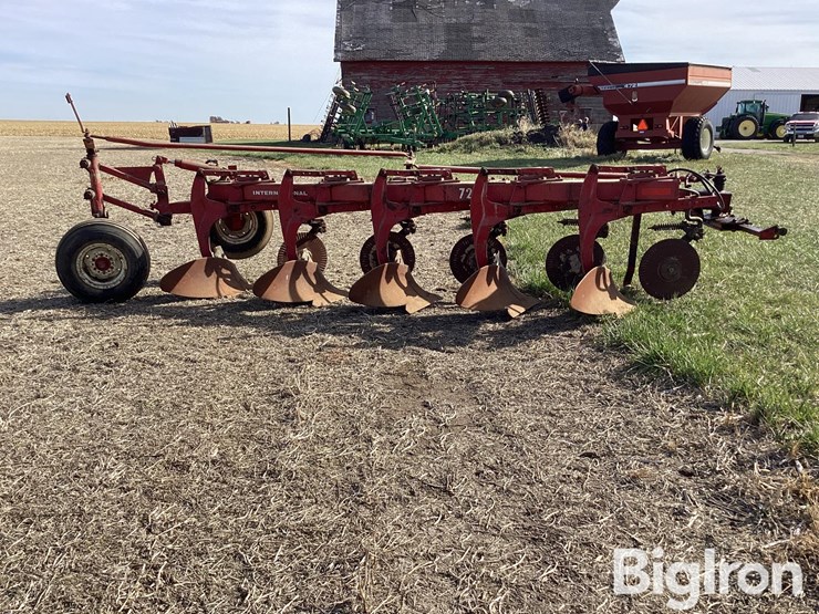 international-720-image-4