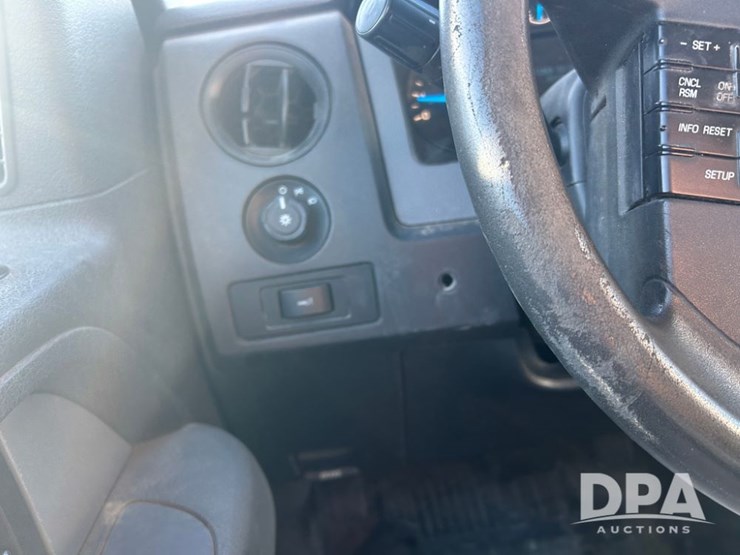 2014-ford-f150-xl-image-39