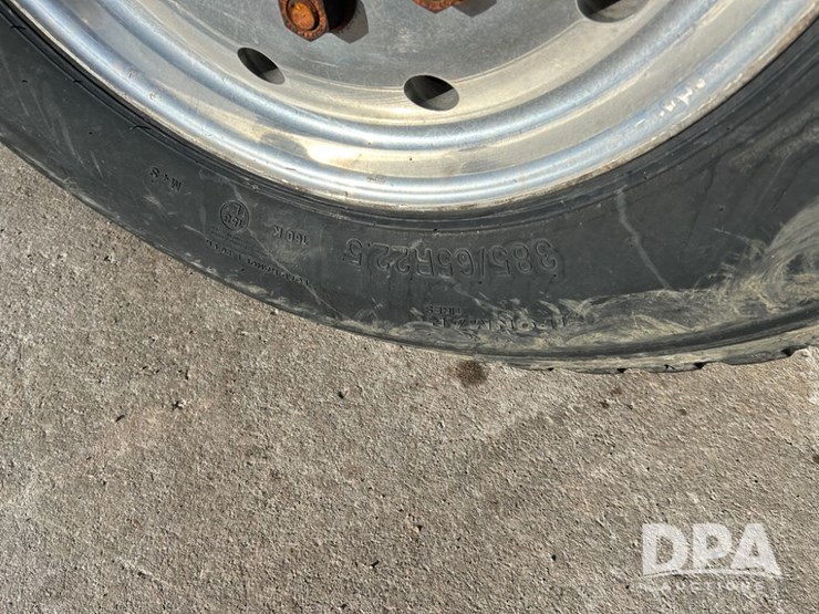 international-7400-image-15