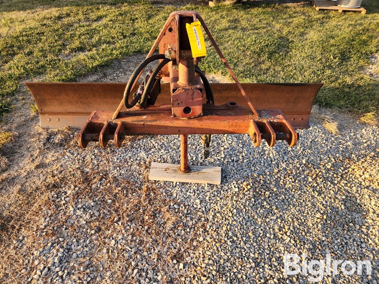 international-8-image-2