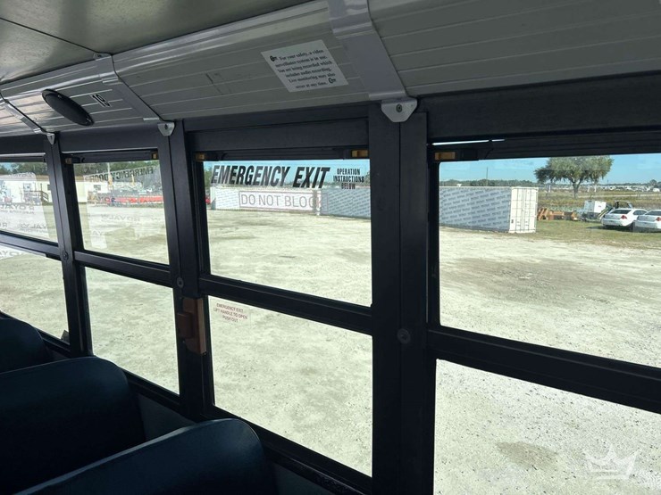 2008-freightliner-b2-image-36