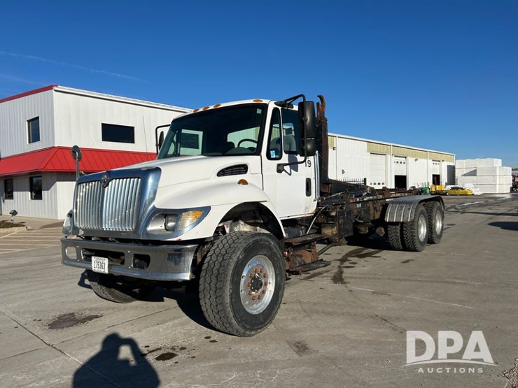 international-7400-image-72