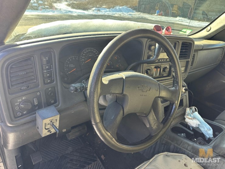 2005-chevrolet-2500hd-image-11