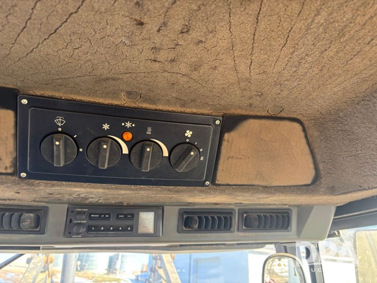 case-ih-5130-image-67