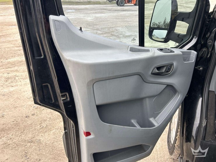 2017-ford-transit-image-14