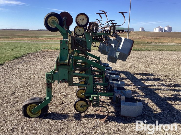 john-deere-845-image-8