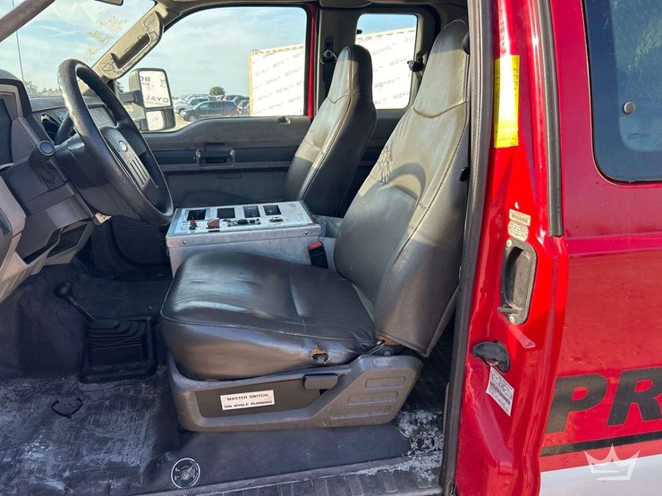 2009-ford-f550-image-13