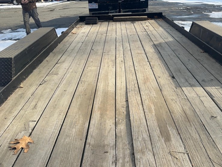 dual-axle-tag-trailer-image-4