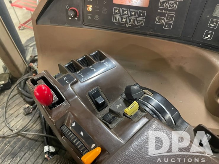 john-deere-8410t-image-32