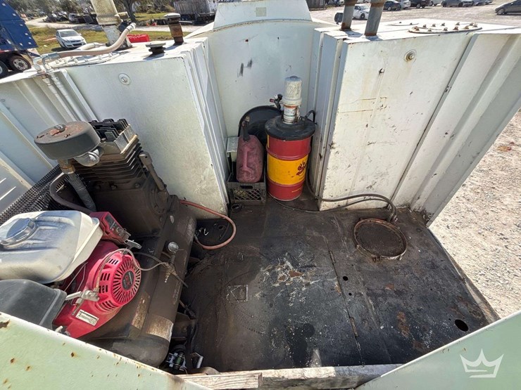 2006-ford-f750-image-32