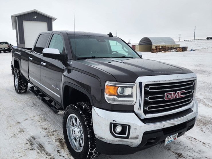 2015-gmc-2500-image-2