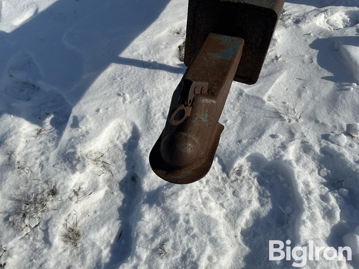 liston-welding-round-bale-trailer-image-9