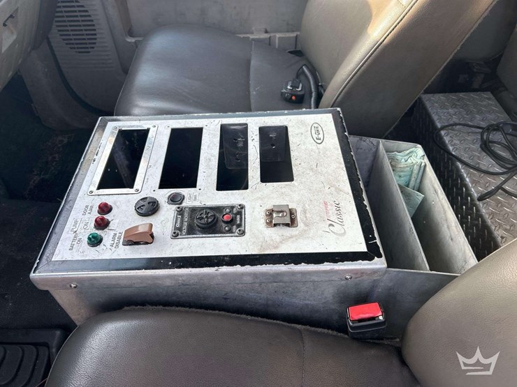 2009-ford-f550-image-16