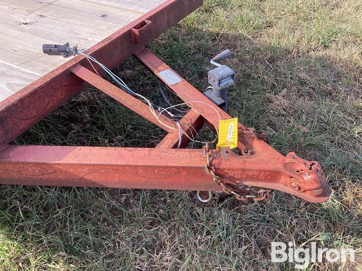 1993-maxwell-16'-t/a-trailer-image-9