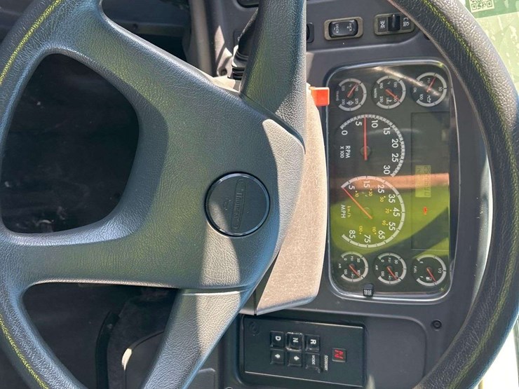 2007-frienghtliner-b2-school-bus-image-11