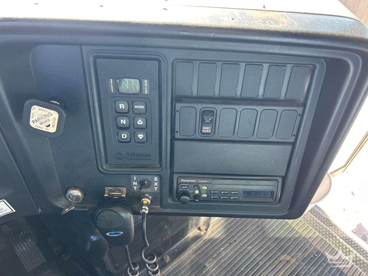 2009-ic-corporation-pb105-school-bus-image-13