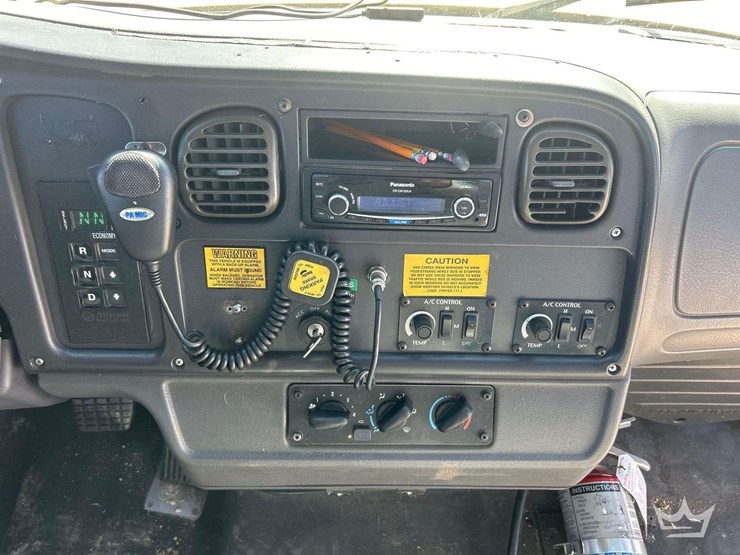 2008-freightliner-b2-image-15