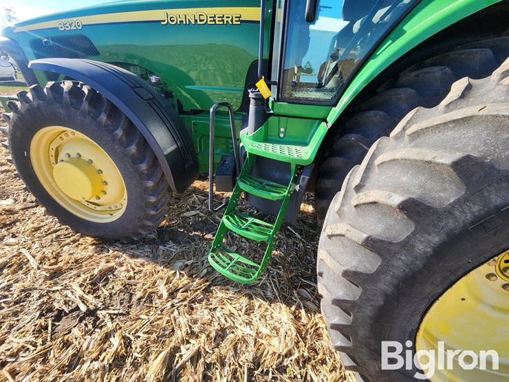 john-deere-8320-image-13