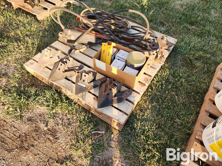 shovels-&-cylinders-image-9