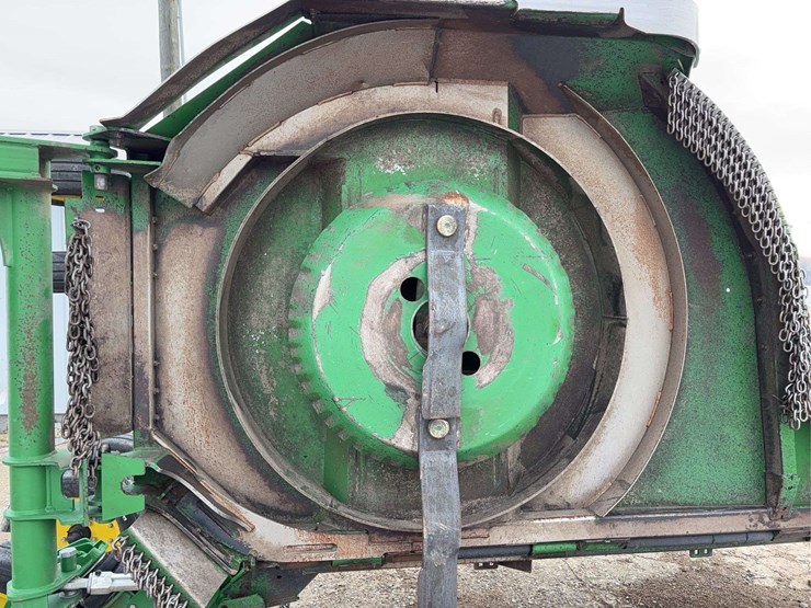 2024-john-deere-15-image-3