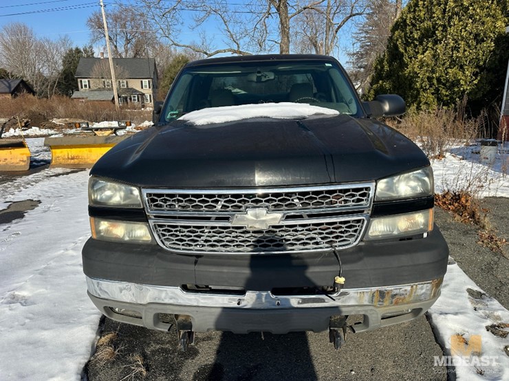 2005-chevrolet-2500hd-image-8