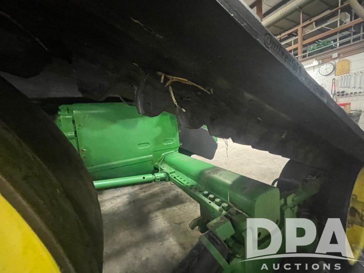john-deere-8410t-image-25