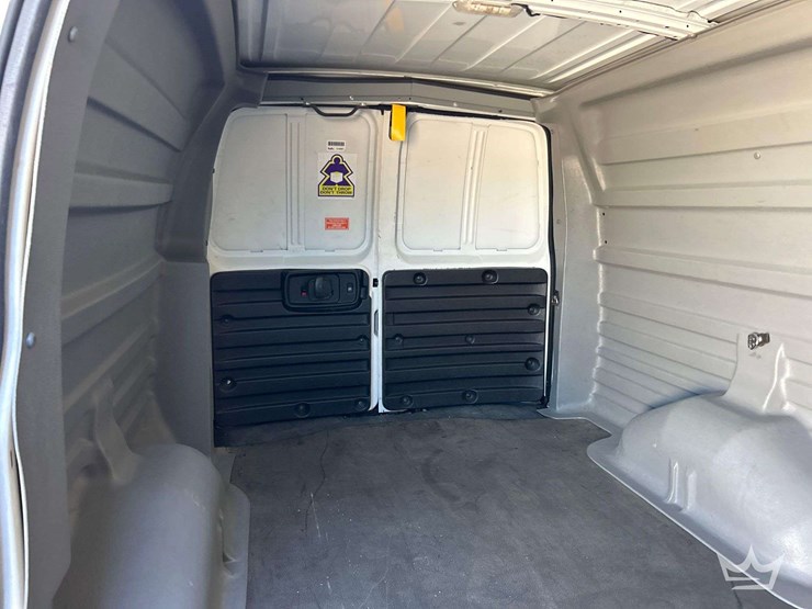 2017-chevrolet-express-2500-image-24