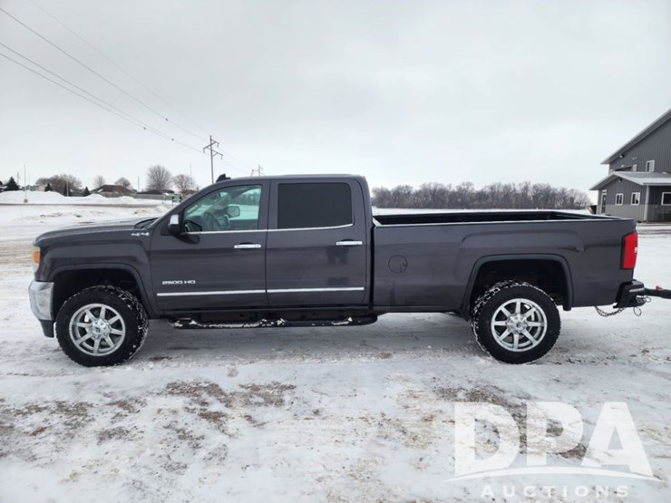 2015-gmc-2500-image-1