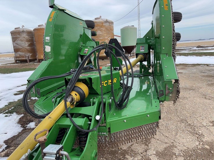 2024-john-deere-15-image-8