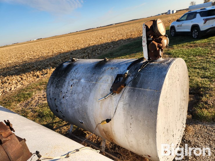 500-gal-gas-tank-w/-electric-pump-image-4