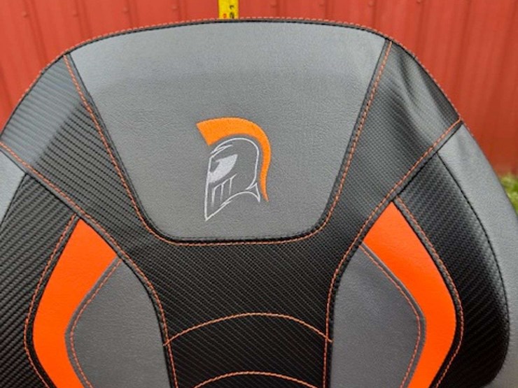 unused-spartan-zero-turn-mower-seats-image-5