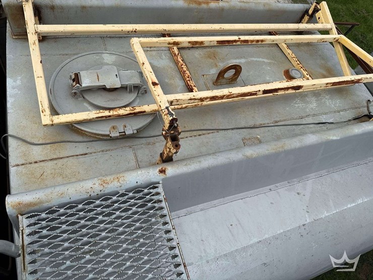 2004-mack-cv713-granite-fuel-and-lube-truck-image-20