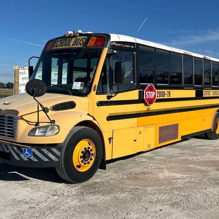 2007 Frienghtliner B2 School Bus