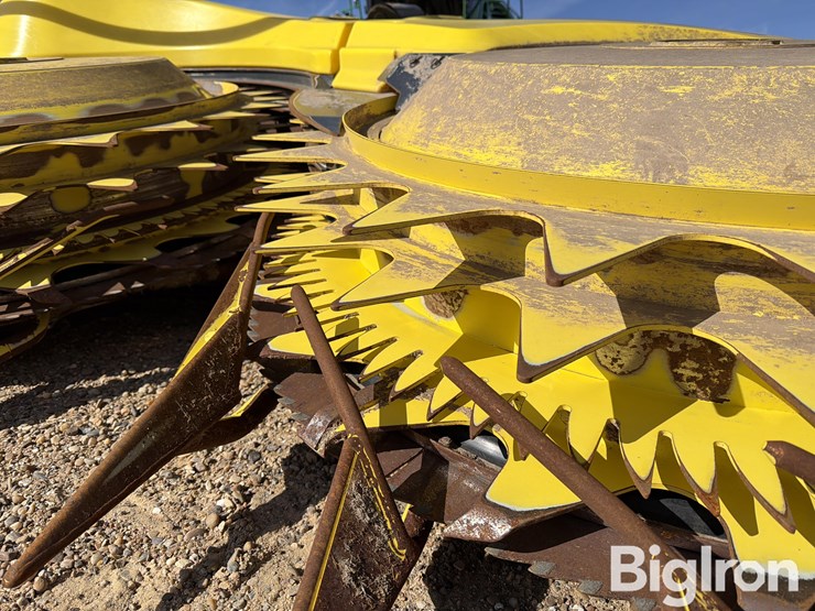 2024-john-deere-772-image-11