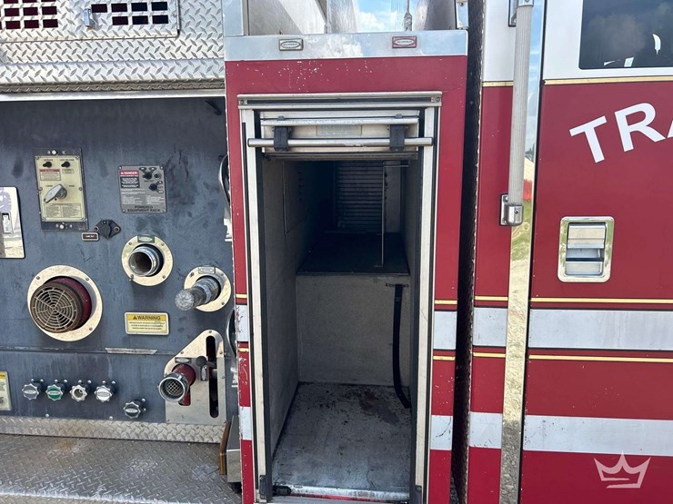 2001-pierce-spartan-model-tilt-pumper-fire-truck-image-30