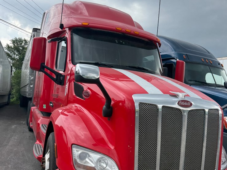 2020-peterbilt-579-image-15