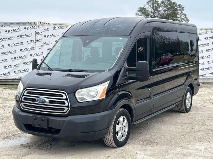 2017-ford-transit-image-1