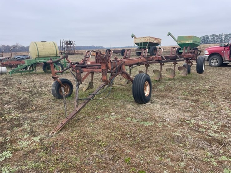 international-700-image-1