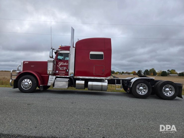 2023-peterbilt-389-image-4