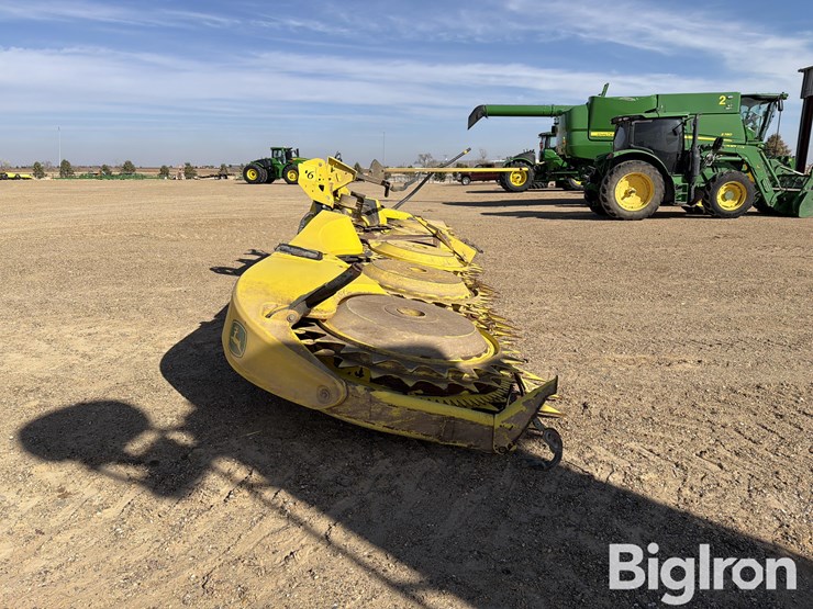 2024-john-deere-772-image-4