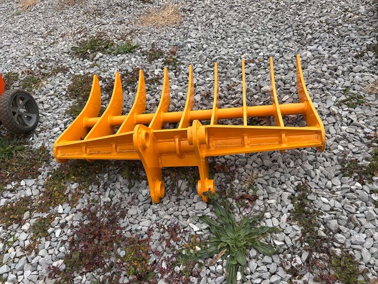 caterpillar-305-image-2